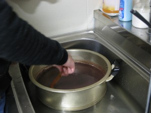 流水で冷やす