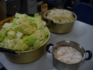 もつ　キャベツ　もやし